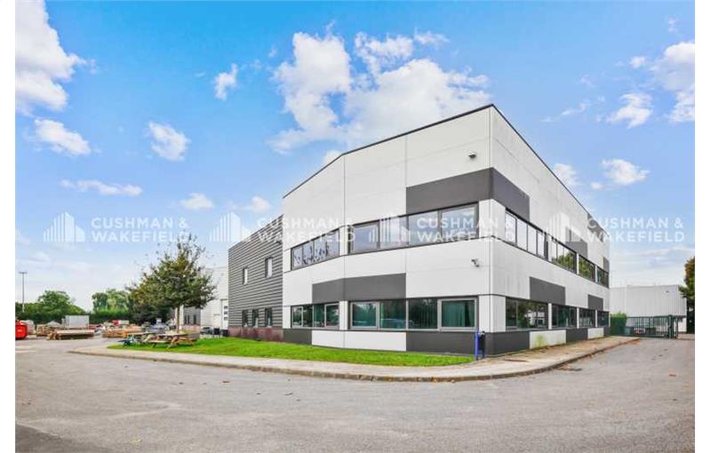 Location d'entrepôt de 2 361 m² à Montigny-le-Bretonneux - 78180 photo - 1