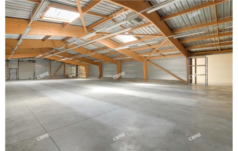 Location d'entrepôt de 1 657 m² à Montlhéry - 91310 photo - 1