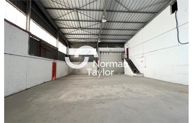 Location d'entrepôt de 555 m² à Montpellier - 34000 photo - 1