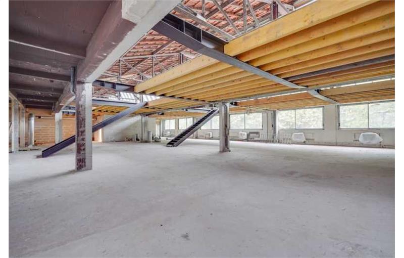 Location d'entrepôt de 3 305 m² à Montrouge - 92120 photo - 1