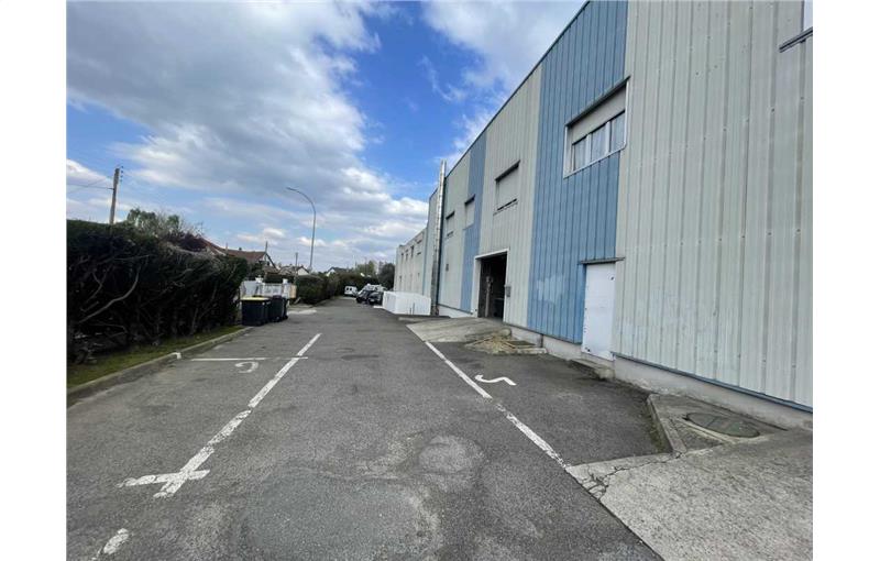 Location d'entrepôt de 645 m² à Morangis - 91420 photo - 1