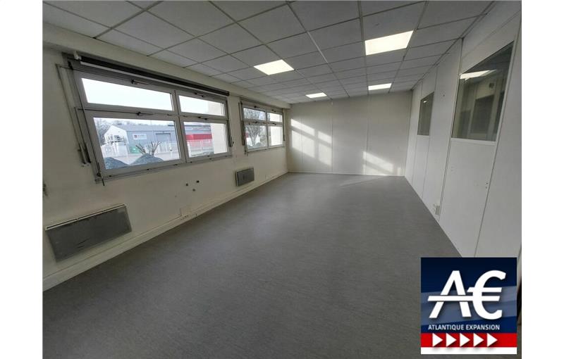 Location d'entrepôt de 445 m² à Nantes - 44000 photo - 1