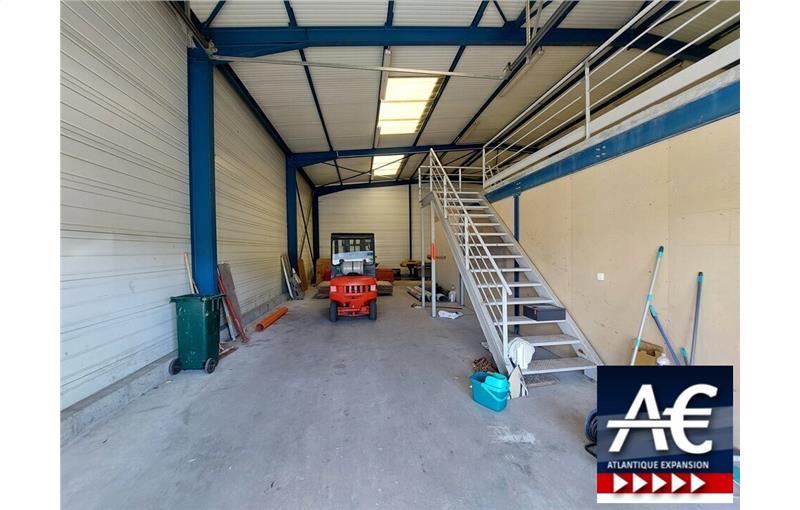 Location d'entrepôt de 336 m² à Nantes - 44000 photo - 1