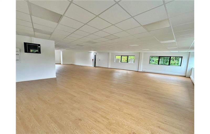 Location d'entrepôt de 393 m² à Nantes - 44000 photo - 1