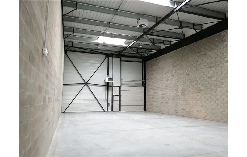 Location d'entrepôt de 503 m² à Neuville-sur-Oise - 95000 photo - 1