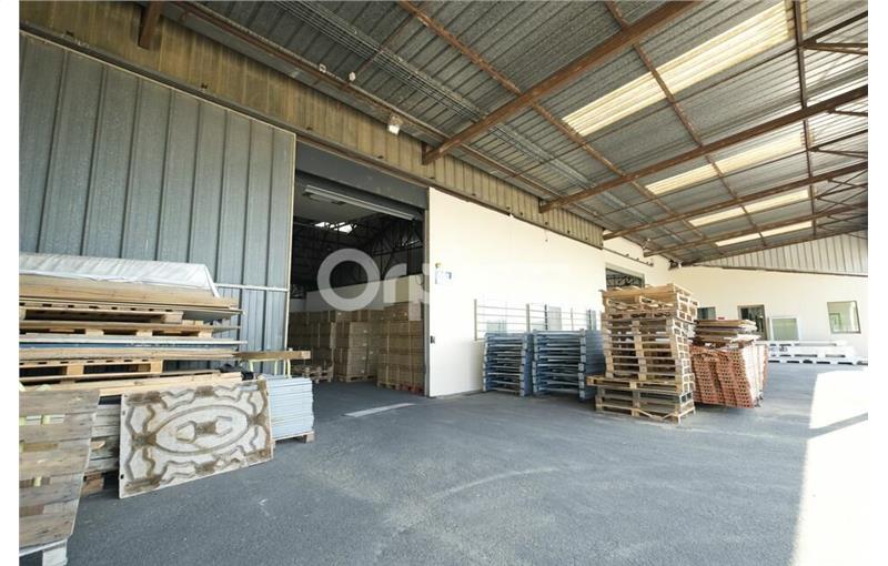 Location d'entrepôt de 723 m² à Neuville-sur-Saône - 69250 photo - 1