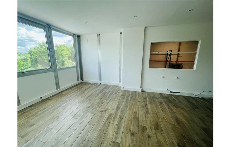 Location d'entrepôt de 1 130 m² à Noisy-le-Grand - 93160 photo - 1