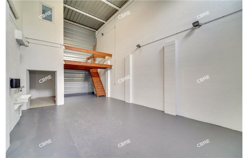 Location d'entrepôt de 376 m² à Orly - 94310 photo - 1