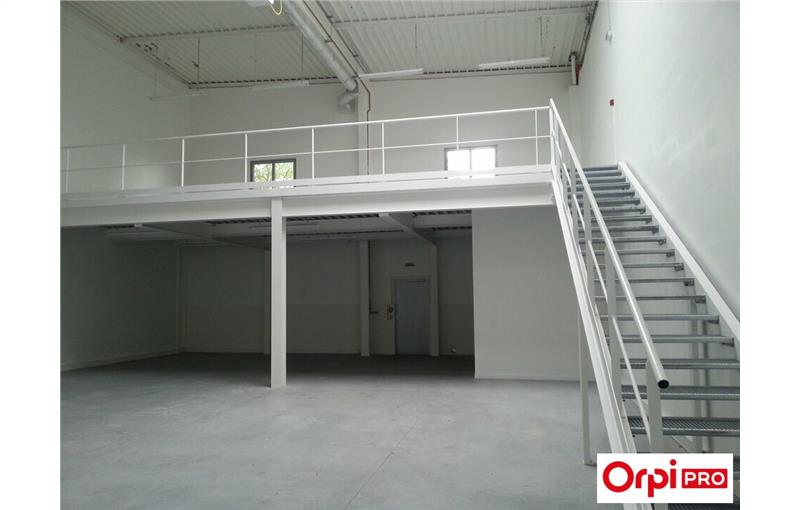 Location d'entrepôt de 293 m² à Palaiseau - 91120 photo - 1