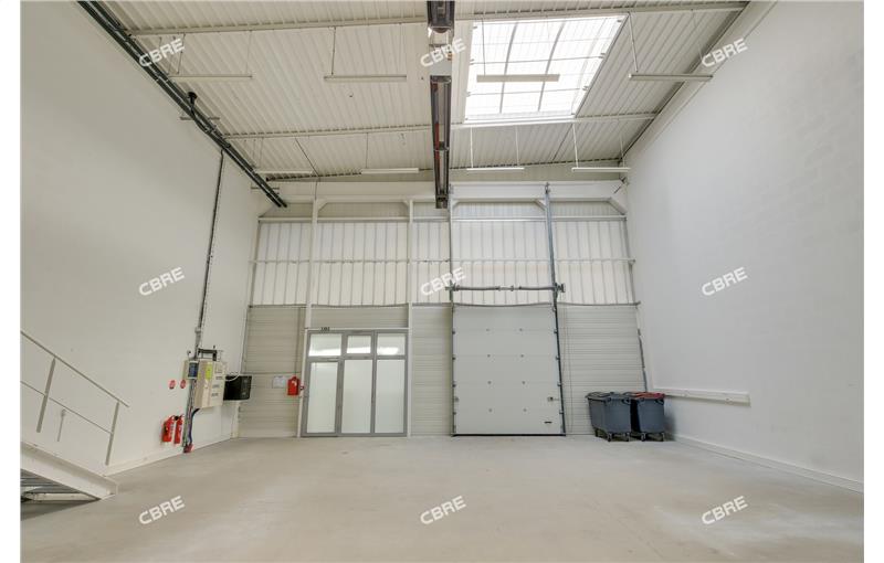 Location d'entrepôt de 586 m² à Palaiseau - 91120 photo - 1