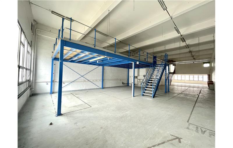 Location d'entrepôt de 357 m² à Paris 18 - 75018 photo - 1