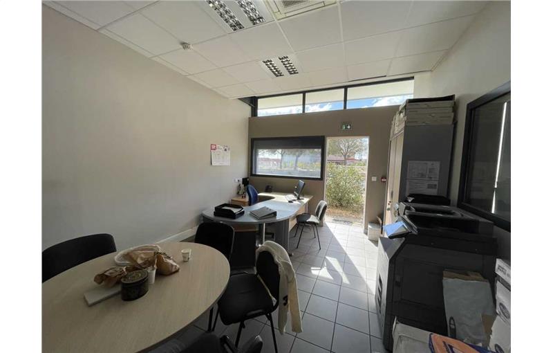 Location d'entrepôt de 1 600 m² à Perpignan - 66000 photo - 1