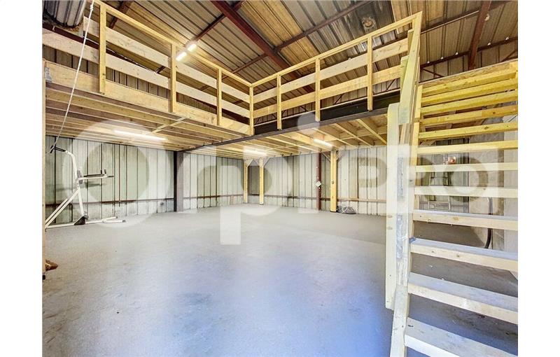 Location d'entrepôt de 169 m² à Rieux - 60870 photo - 1