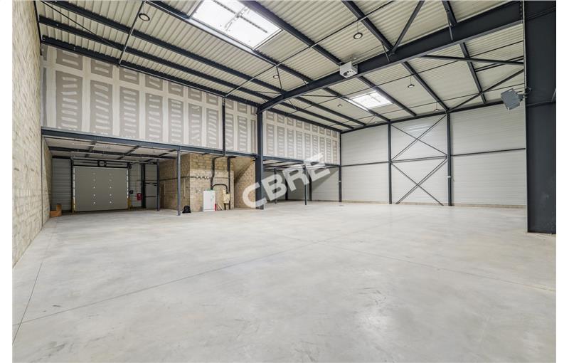 Location d'entrepôt de 1 149 m² à Roissy-en-France - 95700 photo - 1