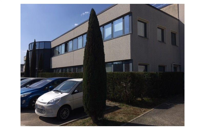 Location d'entrepôt de 1 343 m² à Rousset - 13790 photo - 1