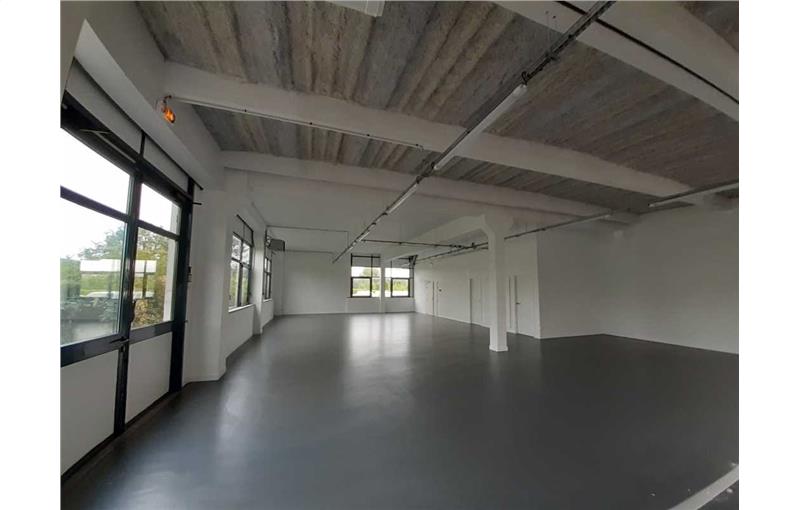 Location d'entrepôt de 348 m² à Saclay - 91400 photo - 1