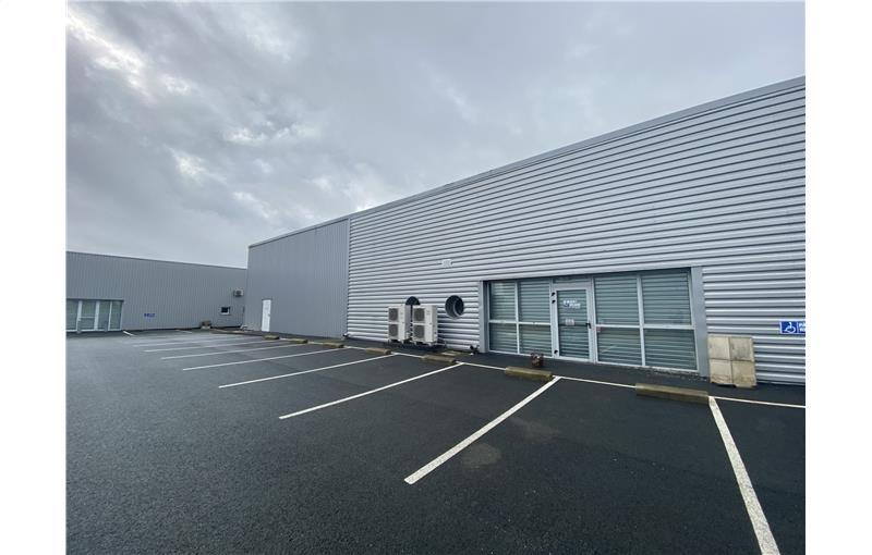 Location d'entrepôt de 728 m² à Saint-André-de-Cubzac - 33240 photo - 1