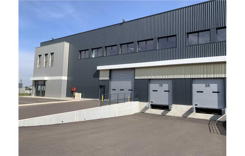 Location d'entrepôt de 4 126 m² à Saint-Bonnet-de-Mure - 69720 photo - 1