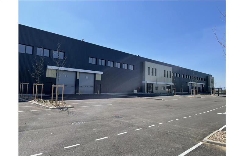 Location d'entrepôt de 5 351 m² à Saint-Bonnet-de-Mure - 69720 photo - 1