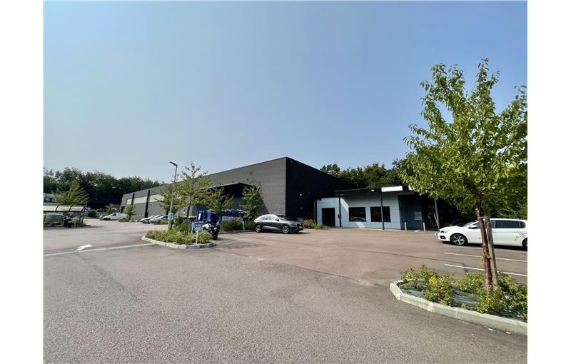 Location d'entrepôt de 3 240 m² à Saint-Étienne-du-Rouvray - 76800 photo - 1