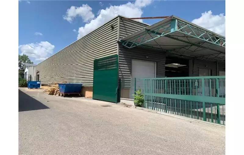 Location d'entrepôt de 4000 m² à Saint-Genis-Laval - 69230