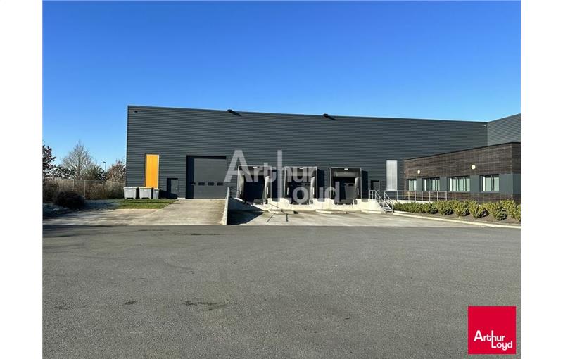 Location d'entrepôt de 3 140 m² à Saint-Jacques-de-la-Lande - 35136 photo - 1