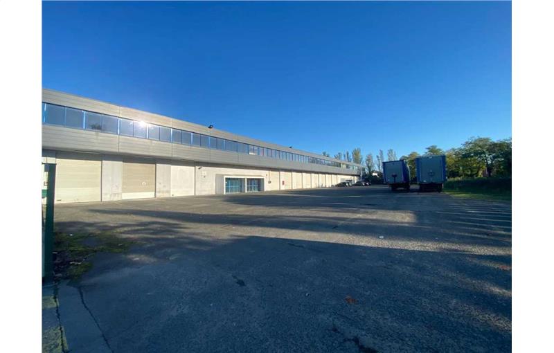 Location d'entrepôt de 948 m² à Saint-Ouen-l'Aumône - 95310 photo - 1