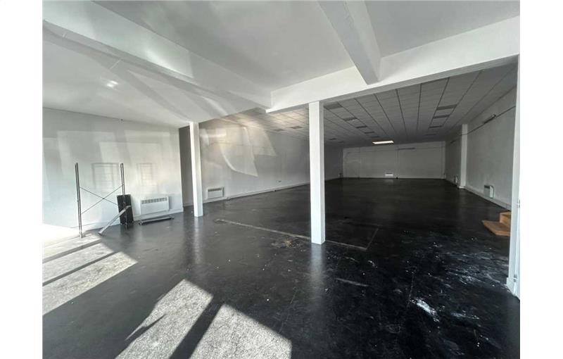 Location d'entrepôt de 328 m² à Saint-Ouen-l'Aumône - 95310 photo - 1