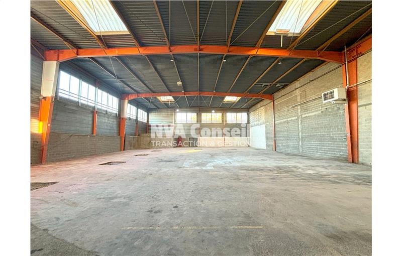 Location d'entrepôt de 947 m² à Saint-Ouen-l'Aumône - 95310 photo - 1