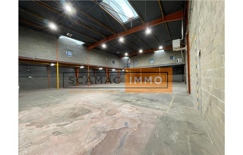 Location d'entrepôt de 946 m² à Saint-Ouen-l'Aumône - 95310 photo - 1