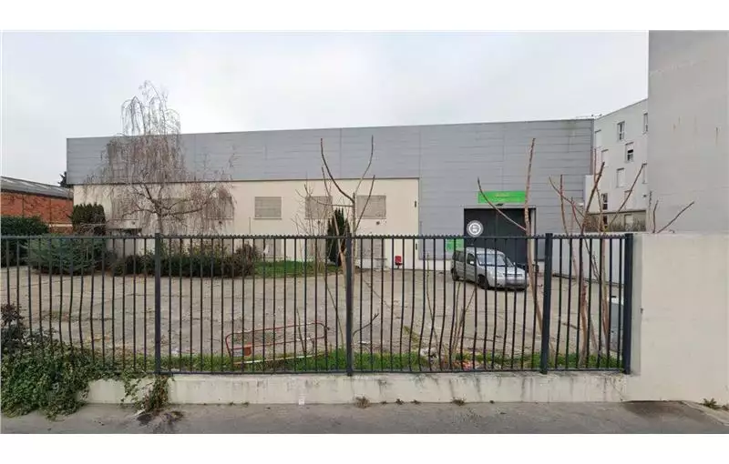 Location d'entrepôt de 2804 m² à Saint-Ouen - 93400