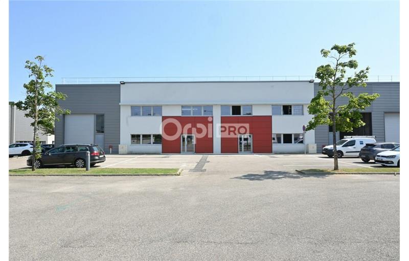 Location d'entrepôt de 643 m² à Saint-Priest - 69800 photo - 1