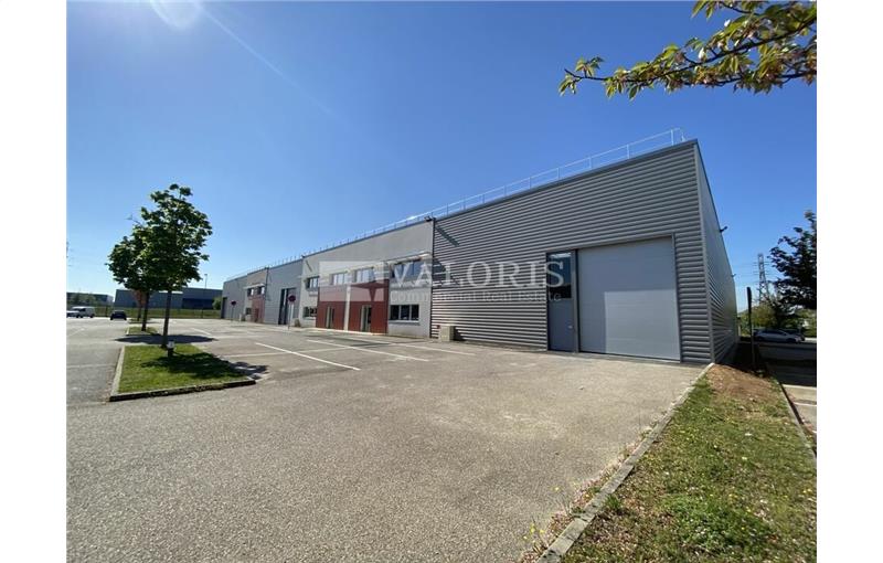 Location d'entrepôt de 643 m² à Saint-Priest - 69800 photo - 1