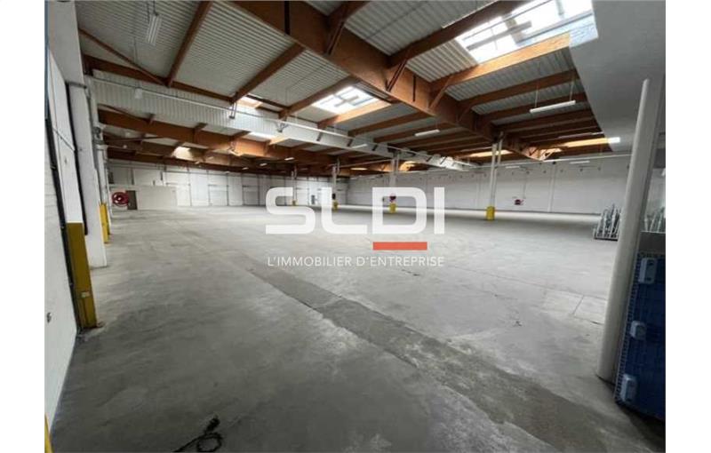 Location d'entrepôt de 2 560 m² à Saint-Quentin-Fallavier - 38070 photo - 1