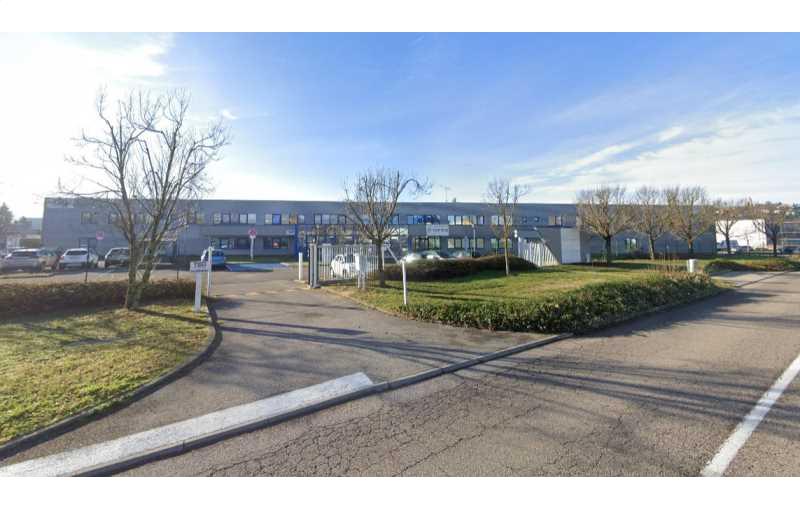 Location d'entrepôt de 3 733 m² à Saint-Quentin-Fallavier - 38070 photo - 1