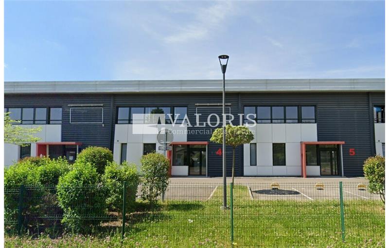 Location d'entrepôt de 339 m² à Saint-Quentin-Fallavier - 38070 photo - 1