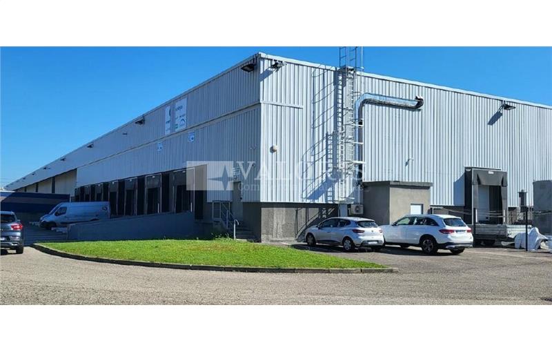 Location d'entrepôt de 2 560 m² à Saint-Quentin-Fallavier - 38070 photo - 1