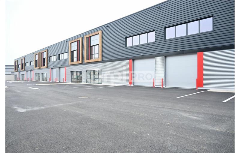 Location d'entrepôt de 274 m² à Saint-Quentin-Fallavier - 38070 photo - 1