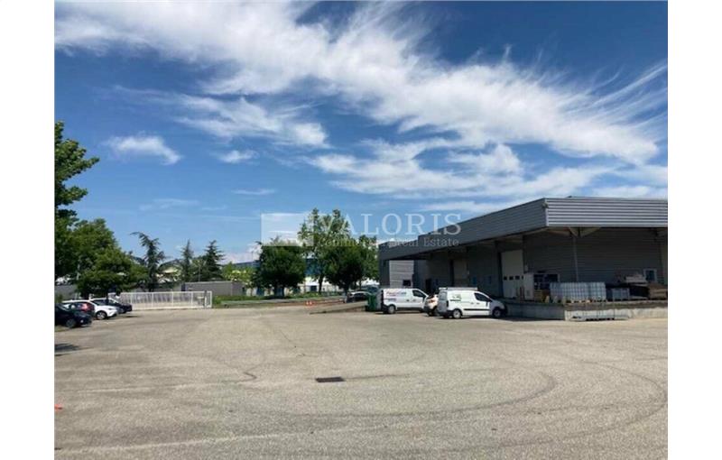 Location d'entrepôt de 3 733 m² à Saint-Quentin-Fallavier - 38070 photo - 1