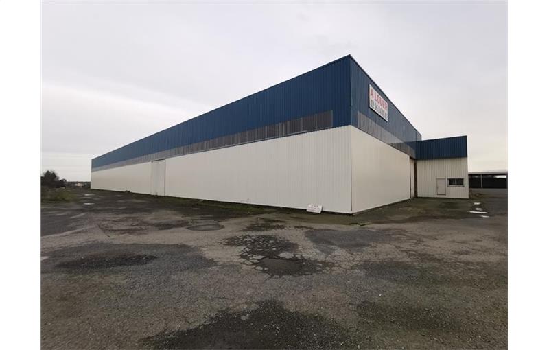 Location d'entrepôt de 5 000 m² à Saint-Rieul - 22270 photo - 1