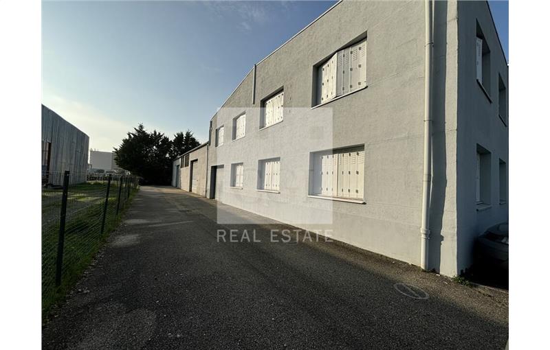 Location d'entrepôt de 135 m² à Saint-Symphorien-d'Ozon - 69360 photo - 1