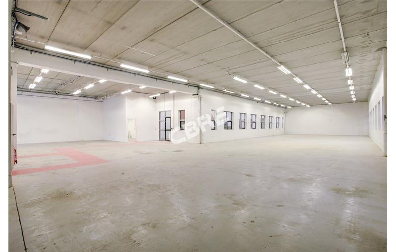 Location d'entrepôt de 1 232 m² à Saint-Thibault-des-Vignes - 77400 photo - 1