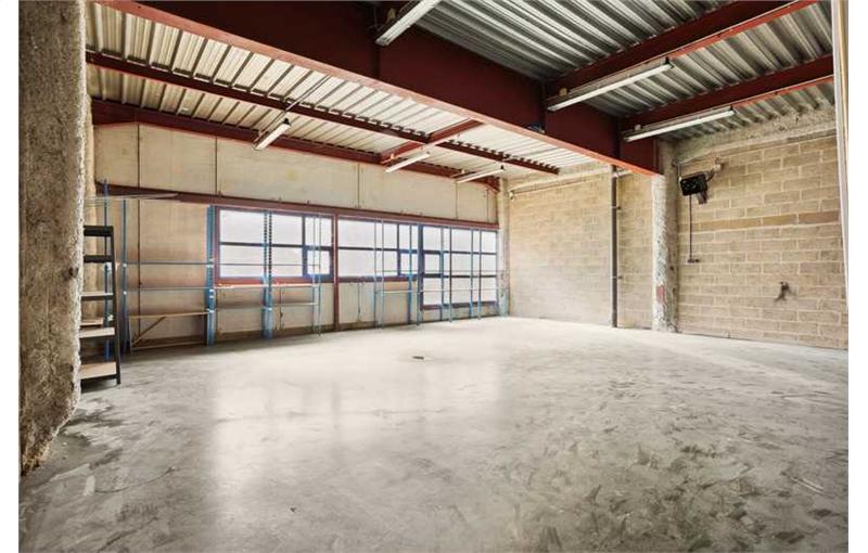 Location d'entrepôt de 256 m² à Sainte-Geneviève-des-Bois - 91700 photo - 1