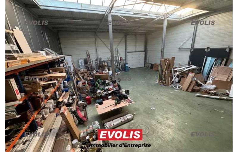 Location d'entrepôt de 815 m² à Saleux - 80480 photo - 1