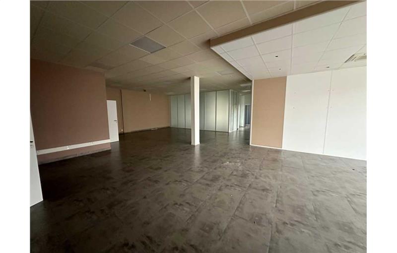 Location d'entrepôt de 1 124 m² à Sartrouville - 78500 photo - 1