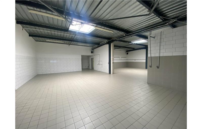 Location d'entrepôt de 370 m² à Sausheim - 68390 photo - 1