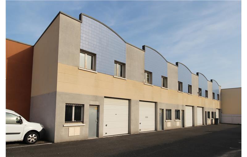 Location d'entrepôt de 155 m² à Savigny-le-Temple - 77176 photo - 1