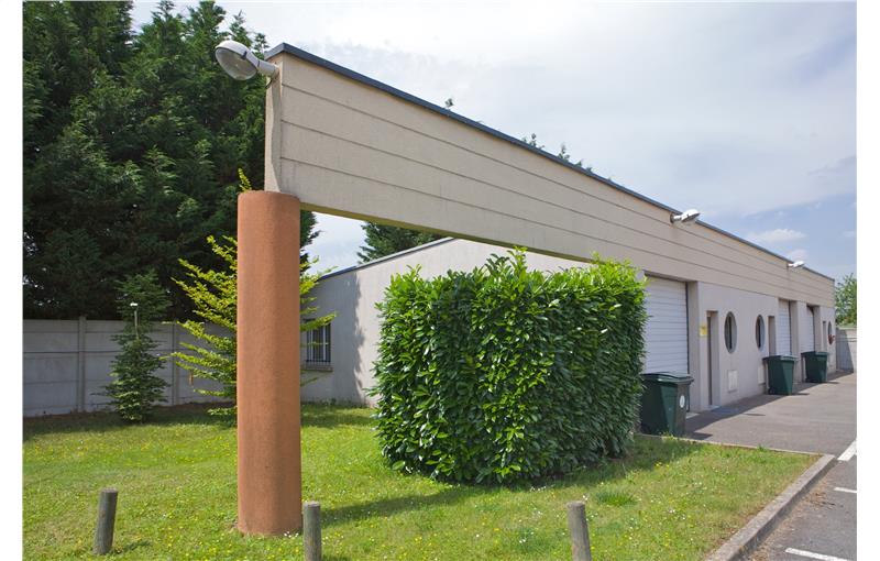 Location d'entrepôt de 63 m² à Savigny-le-Temple - 77176 photo - 1