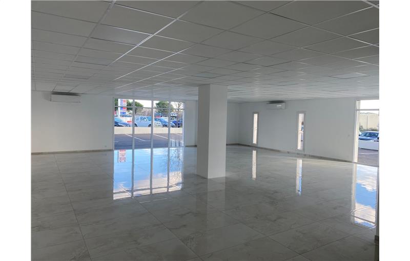 Location d'entrepôt de 280 m² à Solliès-Pont - 83210 photo - 1