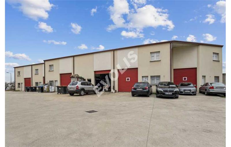 Location d'entrepôt de 705 m² à Stains - 93240 photo - 1